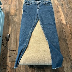 Theory Designer jeans, only worn once like brand new:-) slim fit size 10